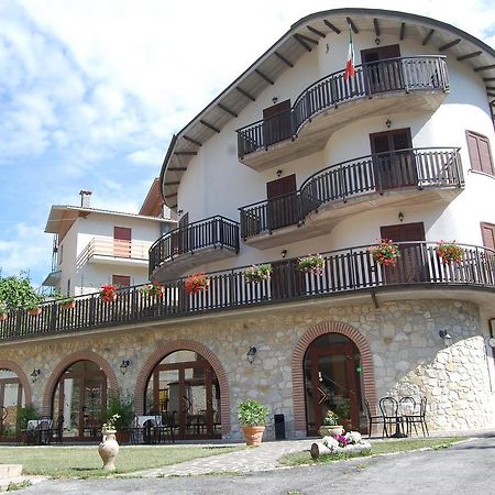 B&B La Tana Dell'Orso Villalago Dış mekan fotoğraf