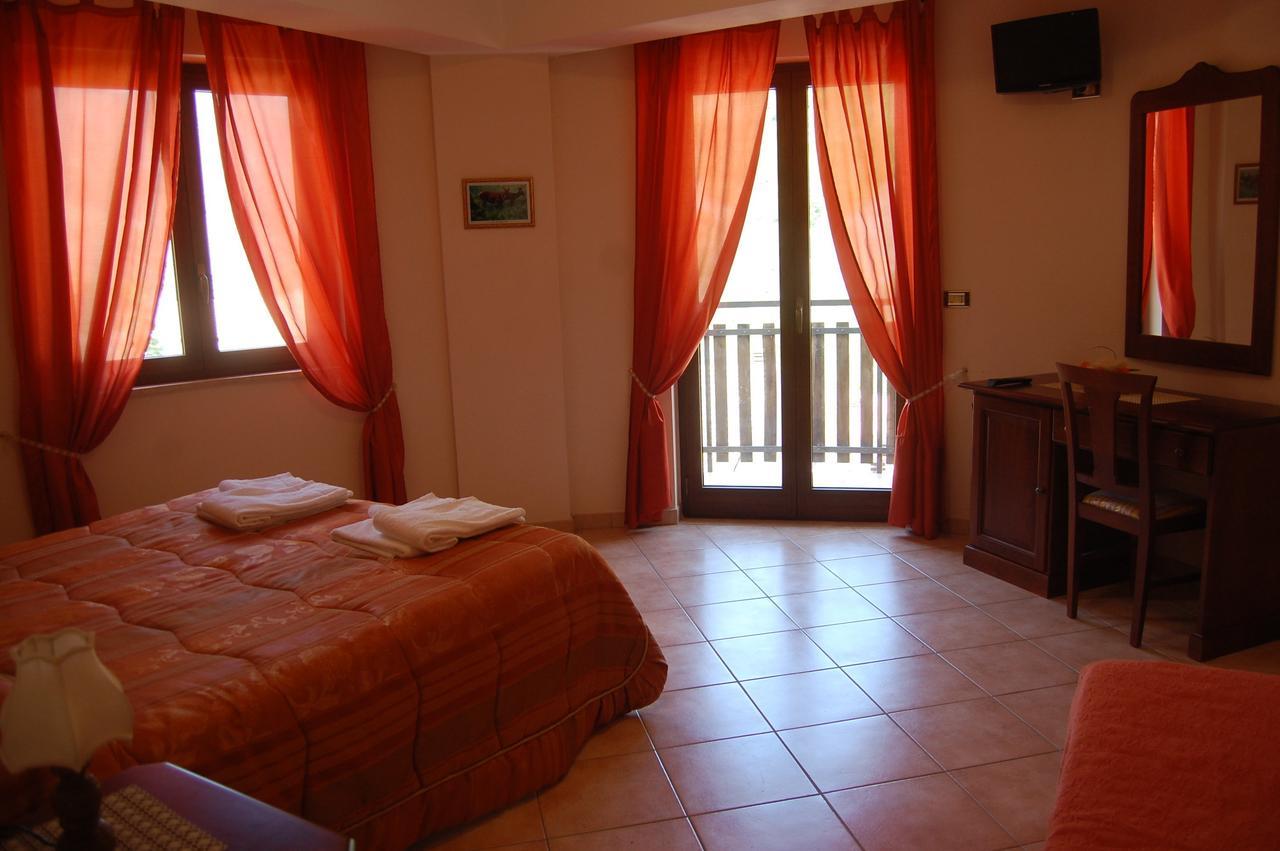 B&B La Tana Dell'Orso Villalago Dış mekan fotoğraf