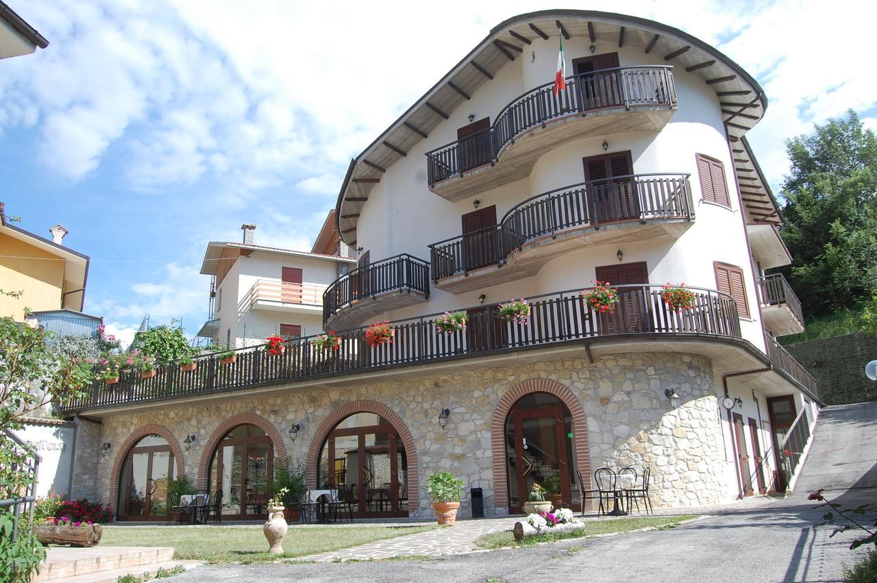 B&B La Tana Dell'Orso Villalago Dış mekan fotoğraf
