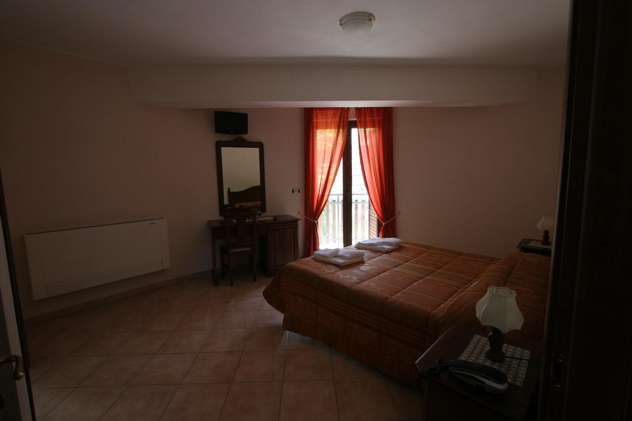 B&B La Tana Dell'Orso Villalago Dış mekan fotoğraf