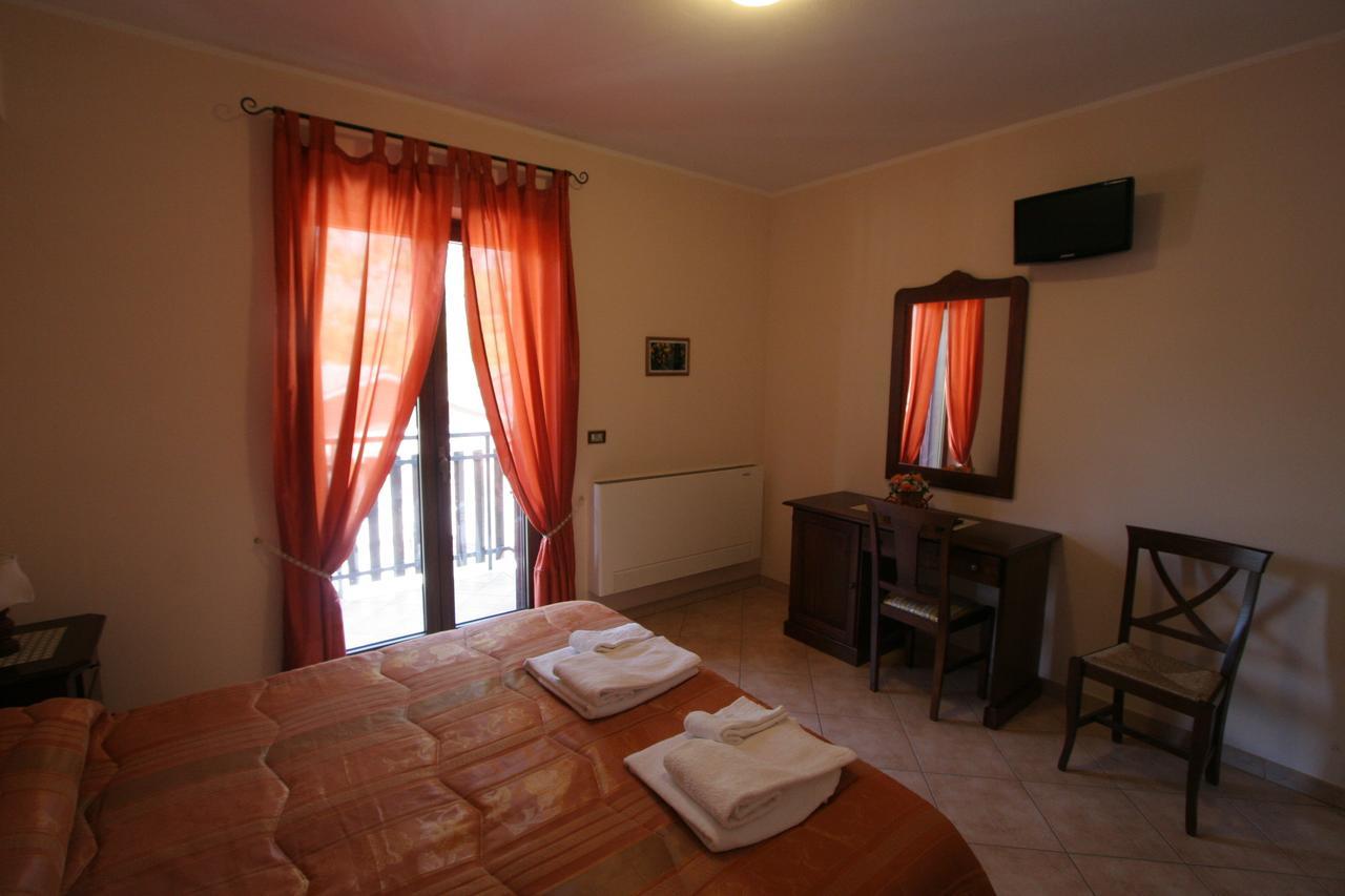B&B La Tana Dell'Orso Villalago Dış mekan fotoğraf